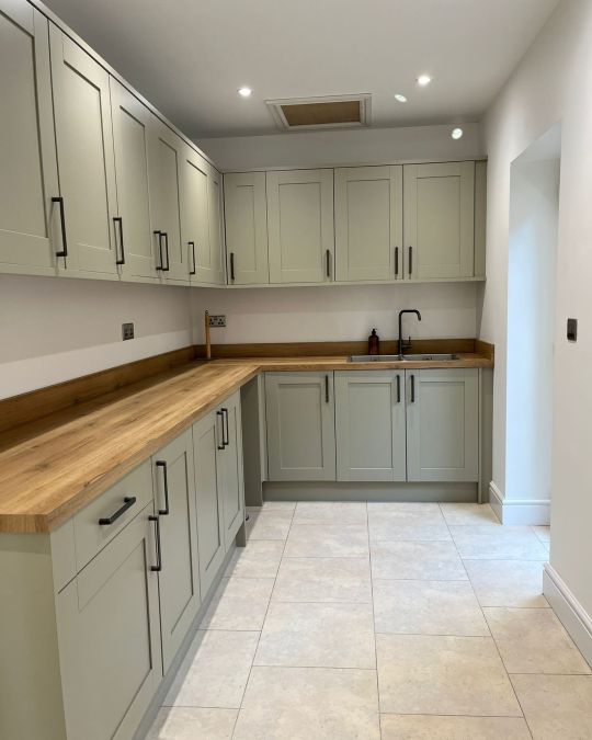 Modern wooden shaker kitchen