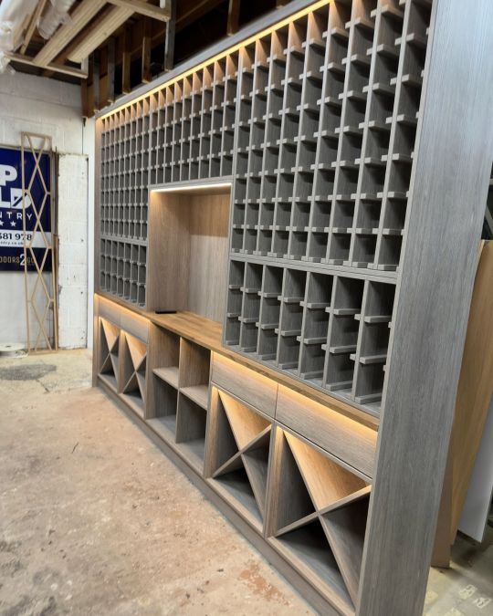 Full wall wine cellar storage